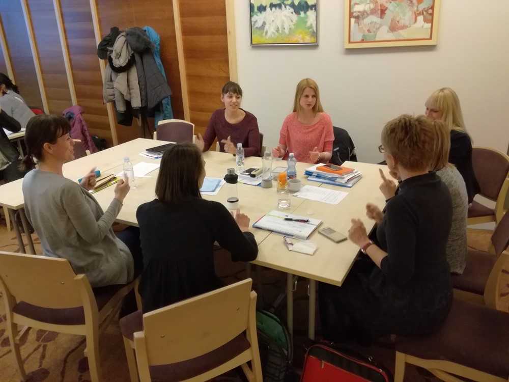 18. Jezikovne dejavnosti v vrtcu in vključevanje otrok priseljencev,doc. dr. Barbara Baloh inEster Derganc